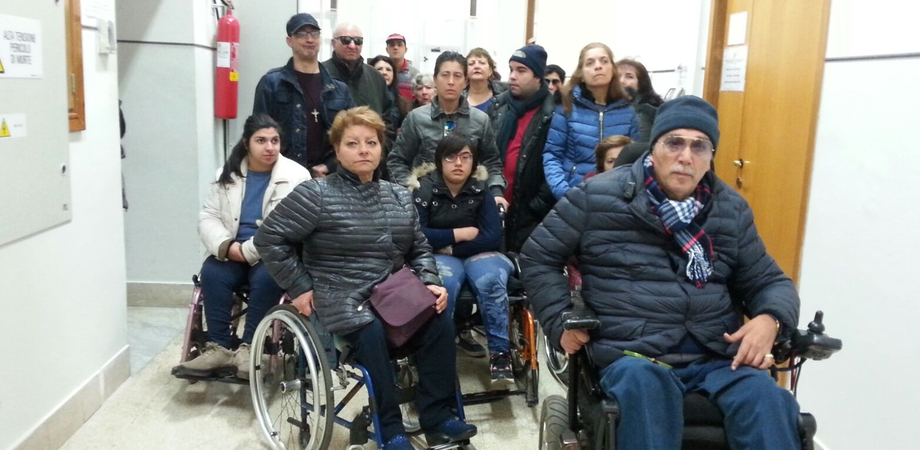 Gela, trasporto urbano negato ai disabili. L'amministrazione si impegna a risolvere il problema - SeguoNews