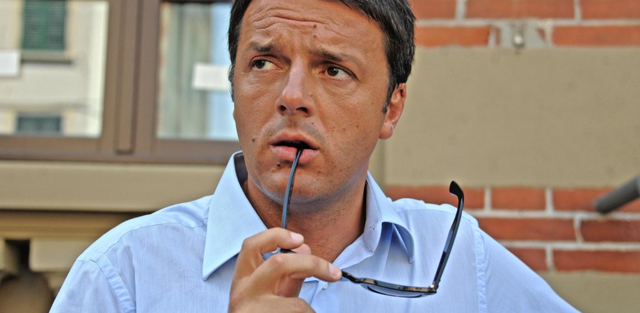 Renzi contro il reddito di cittadinanza: "Al via un referendum, dato anche ai criminali"