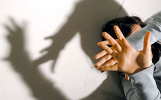 https://www.seguonews.it/calci-e-pugni-alla-convivente-al-culmine-di-una-lite-arrestato-a-santa-caterina-un-47enne-per-maltrattamenti