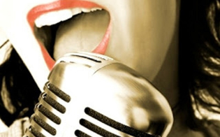 https://www.seguonews.it/venerdi-sera-al-brit-italia-karaoke-night-per-salutare-con-le-note-giuste-il-2013