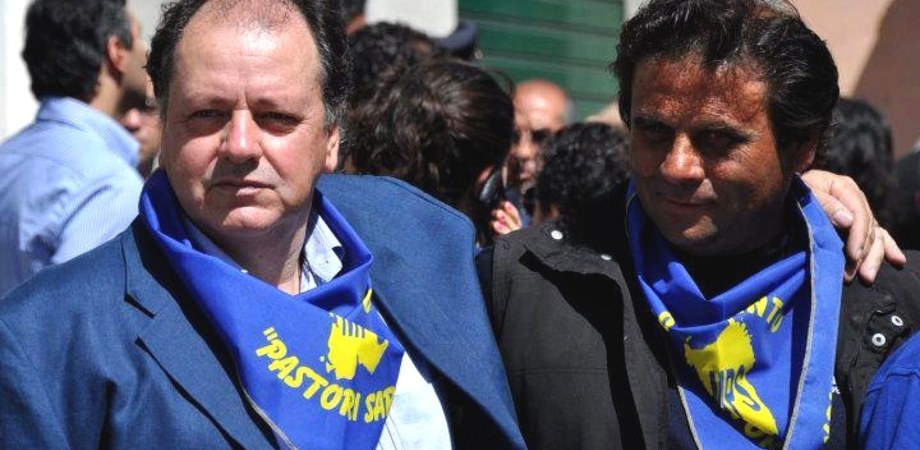 Adunata dei Forconi, sit-in non autorizzato all’Hotel Ventura. Il leader Ferro abbassa i toni: "Faremo di tutto per non creare scontri"