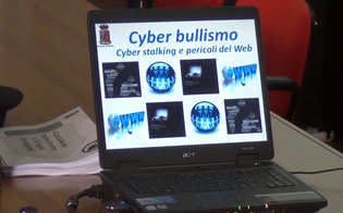 https://www.seguonews.it/cyberbullismo-e-pericoli-del-web-i-consigli-della-polizia-agli-studenti-nisseni