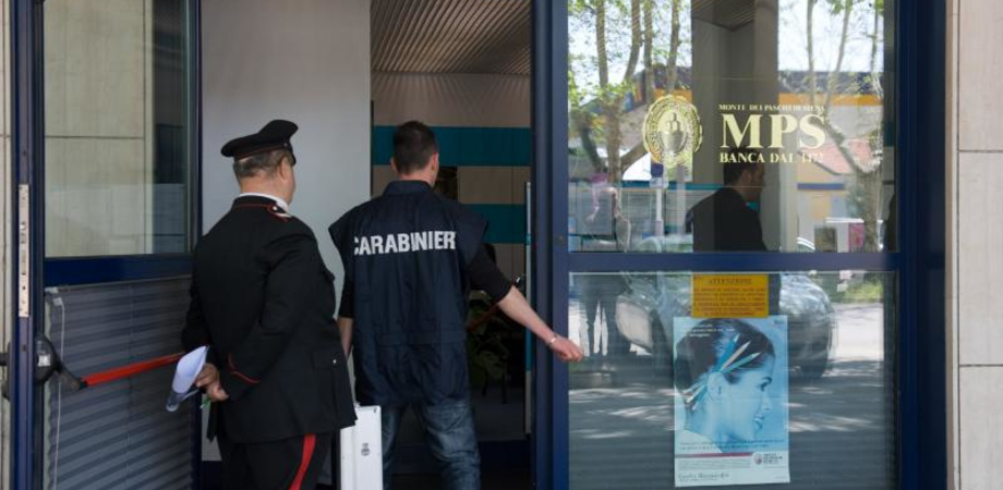 Colpo liscio a Sommatino. Bandito solitario e disarmato rapina il Monte dei Paschi di Siena