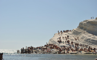 https://www.seguonews.it/una-persona-ne-rivendica-la-proprieta-la-procura-sequestra-la-scala-dei-turchi