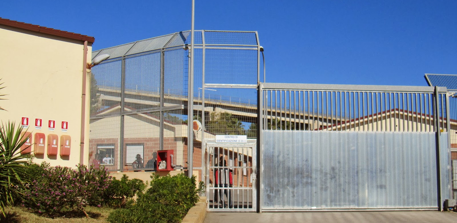 Caltanissetta, criticità centro rimpatri Pian del Lago: chiesto un sopralluogo del Garante dalla commissione diritti umani dell'Ordine degli Avvocati 