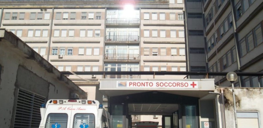 Caltanissetta, via De Gasperi: scivola da una scalinata per diversi metri 75enne in ospedale