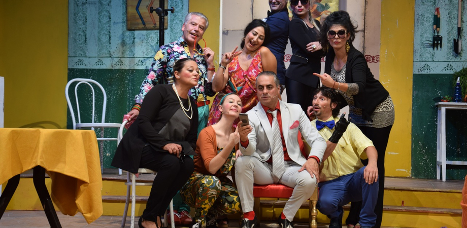 Caltanissetta, Teatro Stabile: domenica appuntamento con "Tutti pazzi per l’€uro"