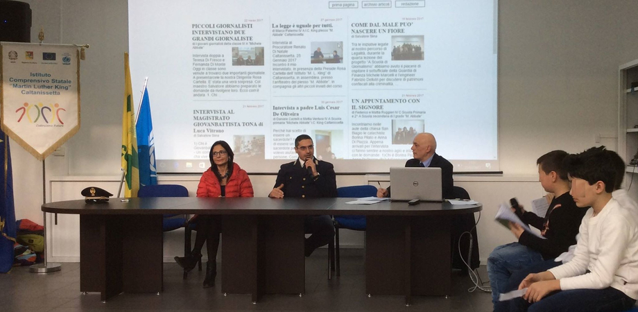 Caltanissetta, il magistrato Lia Sava e l’ispettore Falzone intervistati da piccoli reporter