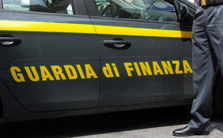 https://www.seguonews.it/strappa-la-scheda-elettorale-in-mille-pezzi-a-serradifalco-interviene-la-guardia-di-finanza
