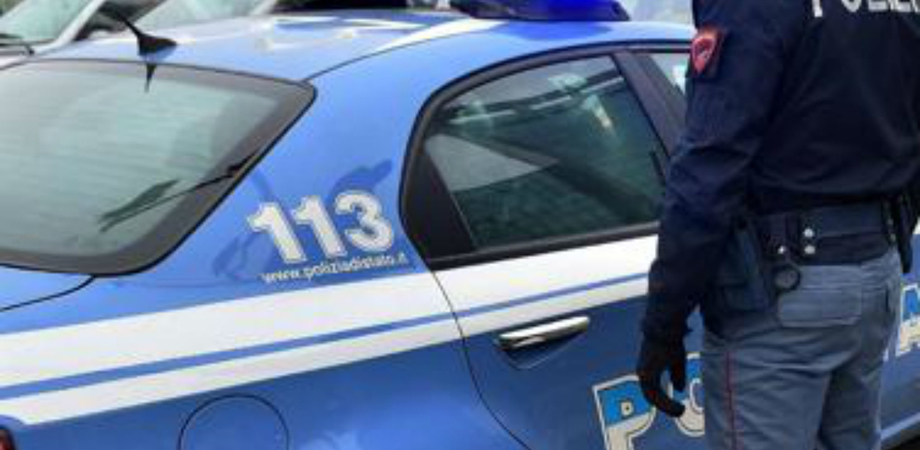 Caltanissetta, sotto casa dell'ex moglie con un bastone: 55enne arrestato per stalking