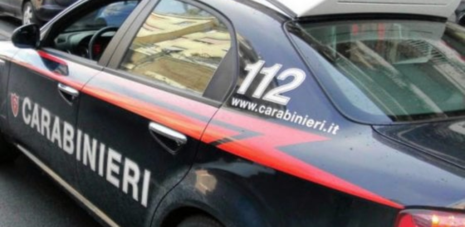 Gela, controlli dei carabinieri: locale sorpreso a violare norme su igiene e con prodotti scaduti