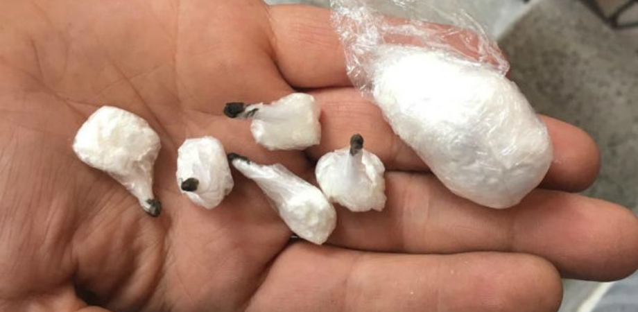 Riesi, cocaina scoperta addosso ad una ragazza durante una visita ginecologica: arrestata una coppia
