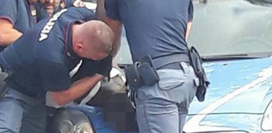 Caltanissetta, si scaglia contro poliziotto e lo morde a una guancia: arrestato nigeriano