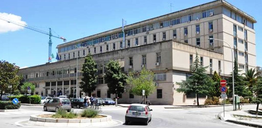 Crollo all'interno della scuola "Verga" di Serradifalco: in aula è scontro tra esperti sulle cause