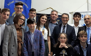 https://www.seguonews.it/taglio-del-nastro-a-riesi-per-la-nuova-sede-dellinteract-dedicata-ai-ragazzi-i-locali-sono-stati-donati-da-un-medico