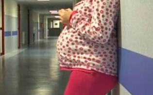 https://www.seguonews.it/accusa-forti-dolori-addominali-e-a-12-anni-scopre-di-essere-incinta-adesso-e-in-ospedale