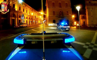 https://www.seguonews.it/caltanissetta-ubriaco-disturba-gli-avventori-di-un-bar-e-aveva-pure-un-coltello-denunciato-dalla-polizia