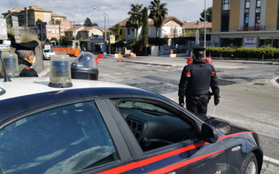 https://www.seguonews.it/caltanissetta-evade-dai-domiciliari-per-andare-a-spasso-ma-al-ritorno-trova-i-carabinieri-arrestato