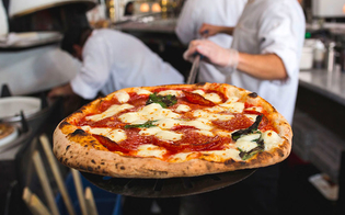 https://www.seguonews.it/quaranta-delle-100-migliori-pizzerie-del-mondo-si-trovano-in-italia-un-piatto-che-scatena-le-passioni