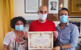 https://www.seguonews.it/delia-premiato-un-giovane-che-durante-il-lockdown-ha-sistemato-le-aiuole-davanti-casa-sua