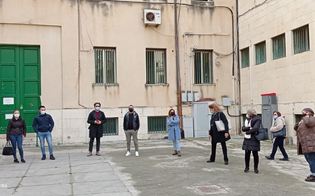 https://www.seguonews.it/gela-mense-scolastiche-e-lavoratrici-ferme-da-marzo-sit-in-questa-mattina-davanti-al-comune