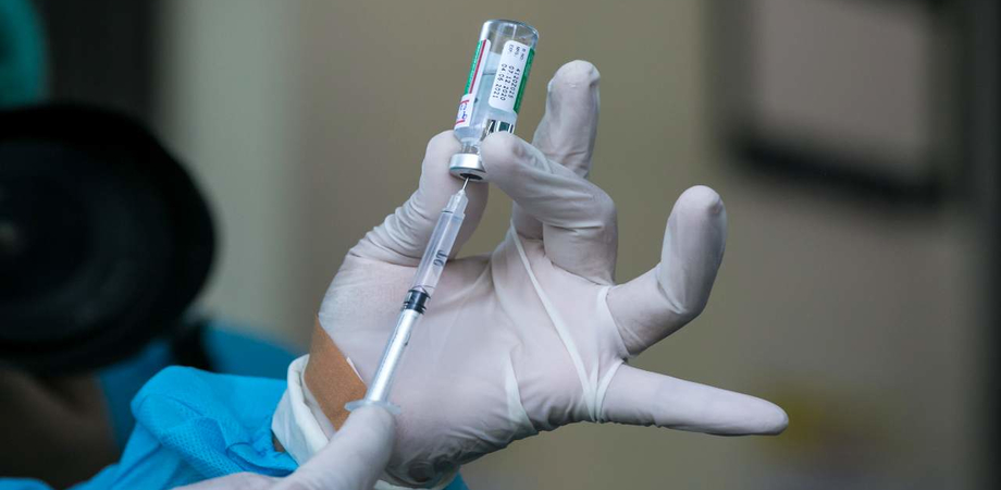 Ministero, via libera alla somministrazione del vaccino per il Covid con l'antinfluenzale