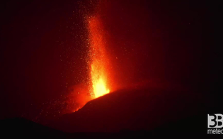 https://www.seguonews.it/etna-nuovo-parossismo-fontana-di-lava-e-cenere-dal-cratere-di-sud-est