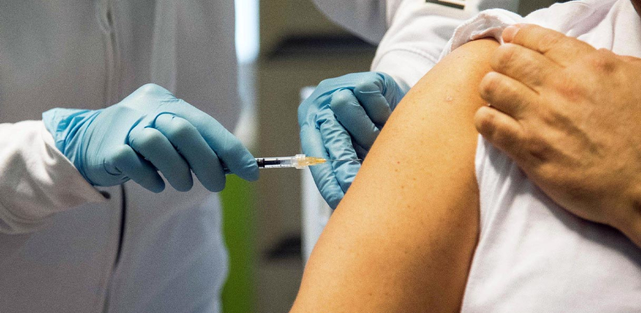 Vaccini, nel weekend "porte aperte" in Sicilia per fascia 5-18 anni e over 50 negli hub delle Asp