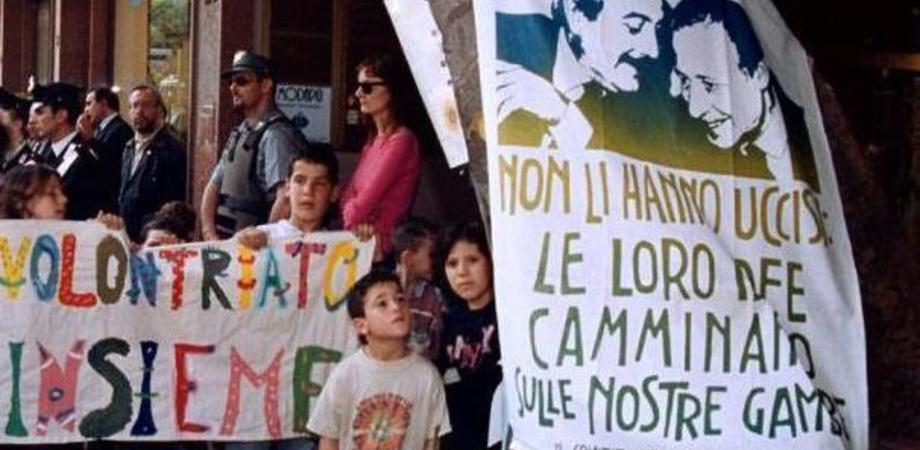 Mafia, boss ad amica: "Non mandare tua figlia a queste manifestazioni su Falcone"
