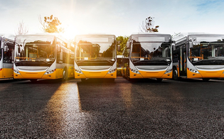 https://www.seguonews.it/trasporto-pubblico-in-arrivo-211-nuovi-bus-ecologici-arico-rinnovo-flotte-e-benefici-per-lambiente-