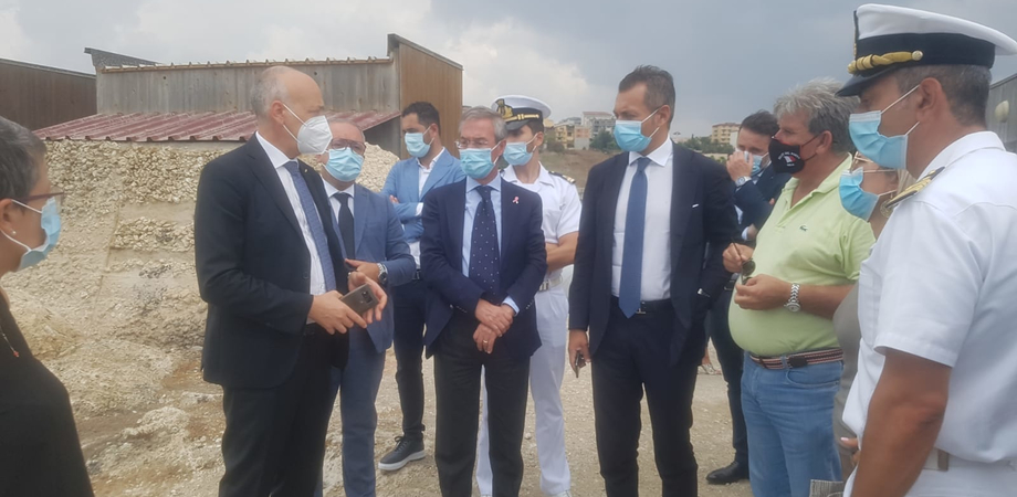 Il commissario dell'Autorità Portuale della Sicilia in visita a Gela: con lui anche Cancelleri