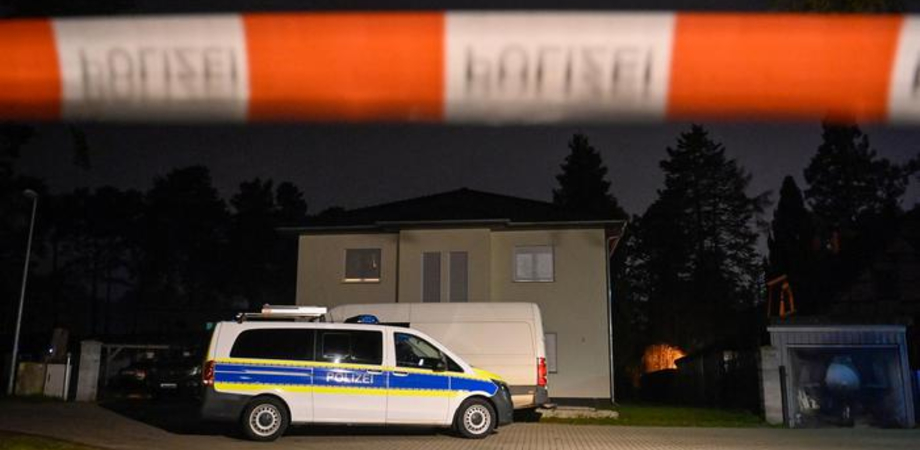 Orrore in una casa in Germania: trovati cinque cadaveri fra cui tre bambini