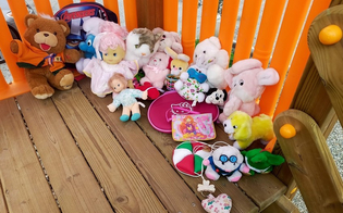 Solidarietà a Caltanissetta, donati ai bimbi i giocattoli dell'associazione San Francesco Stazzone