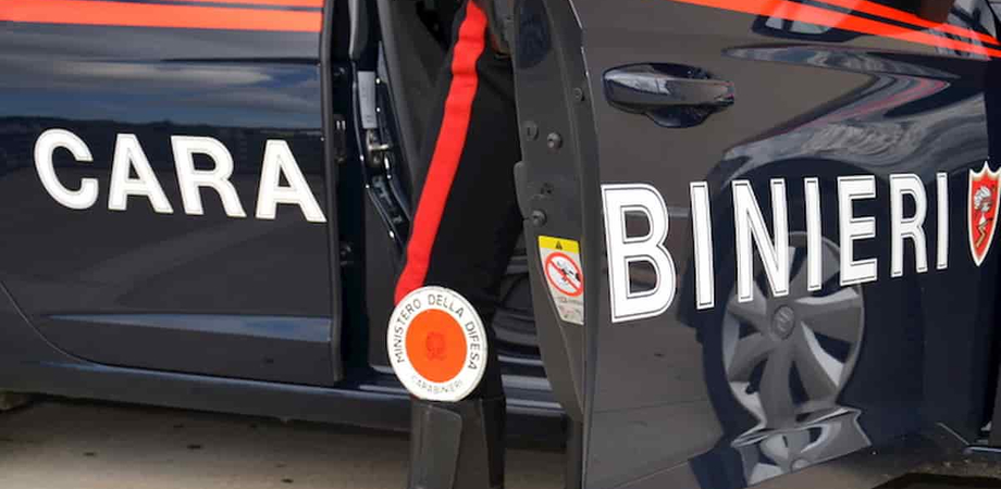 Gela, ferito con diversi colpi d'arma da fuoco: i carabinieri cercano l'autore del tentato omicidio