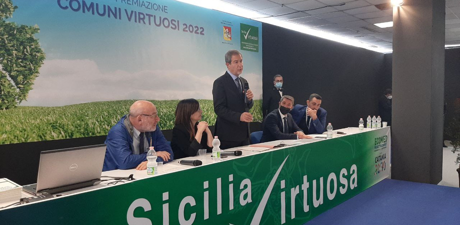 Rifiuti, il presidente Musumeci ha premiato i comuni virtuosi: 13 in provincia di Caltanissetta