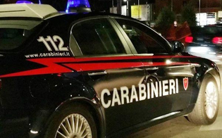 https://www.seguonews.it/-mussomeli-testate-calci-e-pugni-ai-carabinieri-intervenuti-in-aiuto-della-madre-arrestato-un-38enne