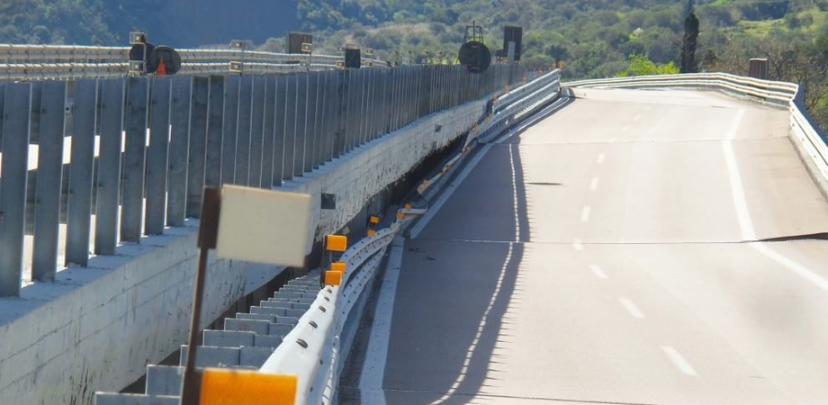 Anas, interventi di finitura allo svincolo di connessione tra Ss640 e la A19: chiusura della rampa per veicoli da Catania