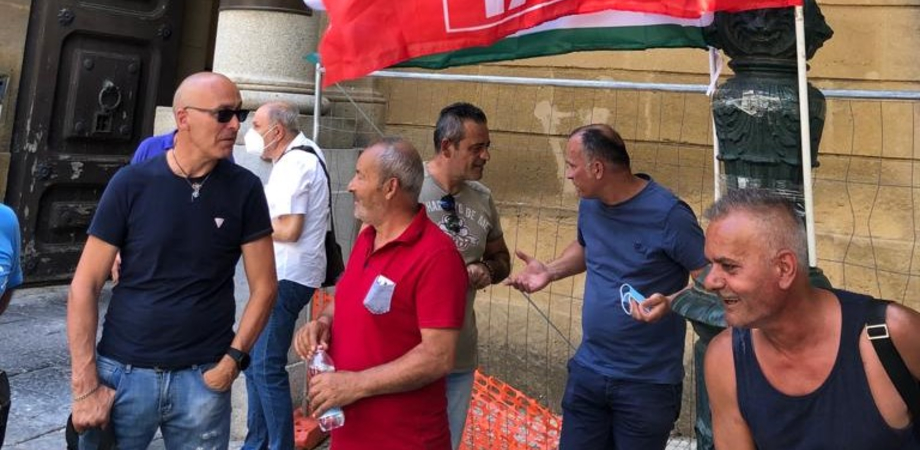 Consorzi di Bonifica Caltanissetta e Gela, mancato pagamento degli stipendi: sit-in dei lavoratori
