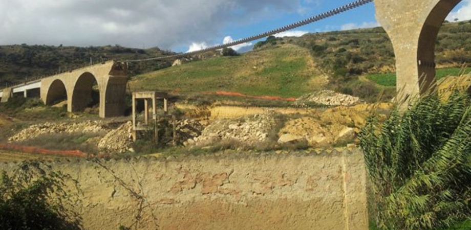 Ferrovie, domani al via la ricostruzione del viadotto fra Caltagirone e Niscemi