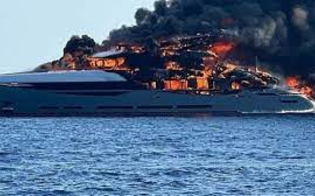 https://www.seguonews.it/spettacolare-incendio-divora-uno-yacht-da-25-milioni-di-euro-al-largo-di-formentera-il-video