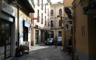 https://www.seguonews.it/caltanissetta-cittadino-lamenta-strade-del-centro-storico-sporche-con-la-pioggia-aumenta-il-cattivo-odore