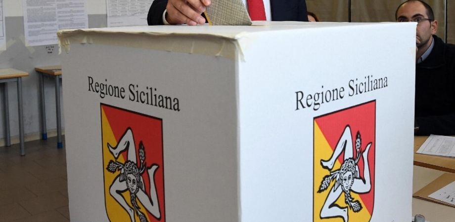 Affluenza elezioni politiche, in Sicilia alle 12 ha votato il 14,77% degli elettori. A Caltanissetta il 12,99%