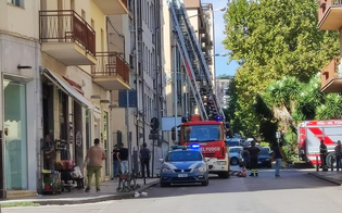 https://www.seguonews.it/caltanissetta-cade-intonaco-in-via-calabria-sul-posto-vigili-del-fuoco-e-polizia