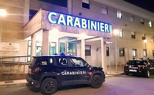 Un 18enne in auto senza patente e con un coltello: denunciato dai Carabinieri a Gela