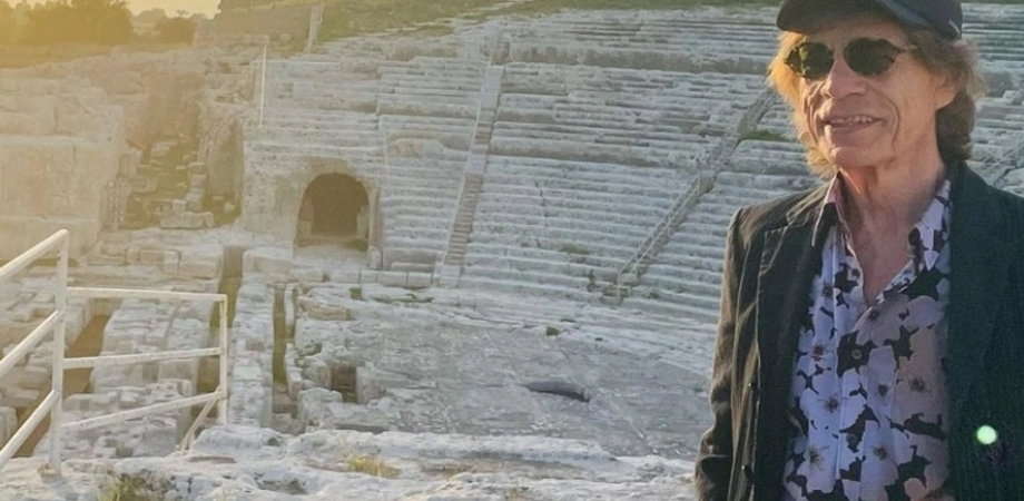 Mick Jagger torna in Sicilia e fa un salto al Teatro greco di Siracusa