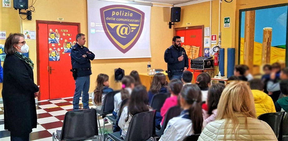 Cyberbullismo, a Caltanissetta i poliziotti della Postale incontrano gli alunni della "Sciascia"