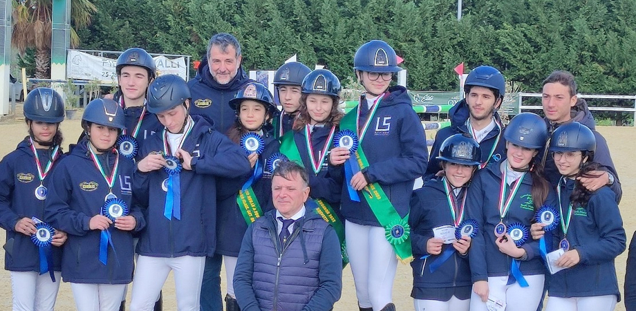 Equitazione, i ragazzi del feudo Musta di Caltanissetta conquistano il bronzo ai Campionati Regionali
