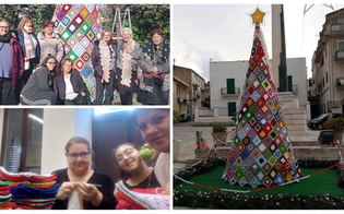 A Montedoro l'albero natalizio del paese realizzato all'uncinetto da un gruppo di donne